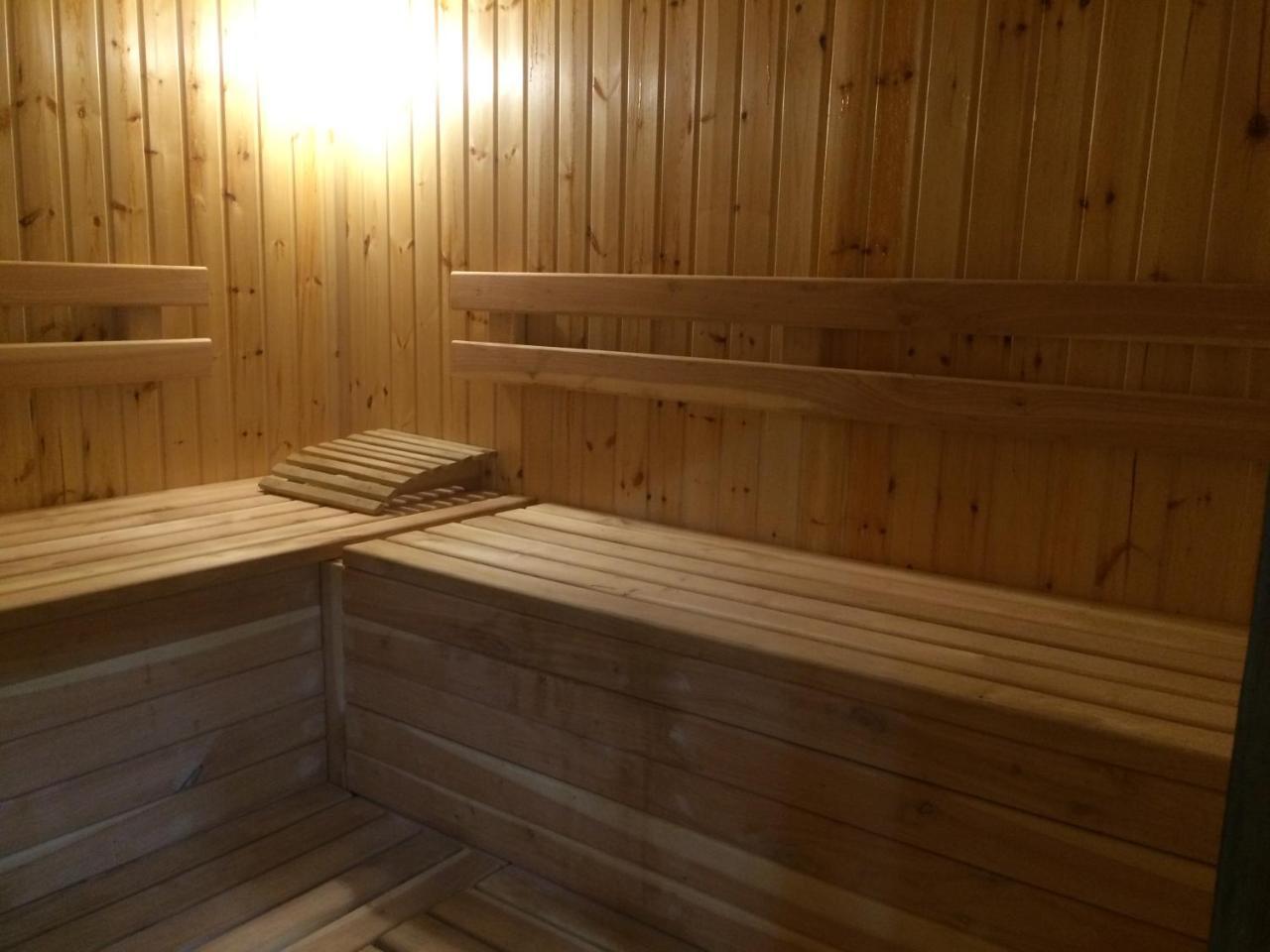 Altyn Adam Hotel Pavlodar Bagian luar foto