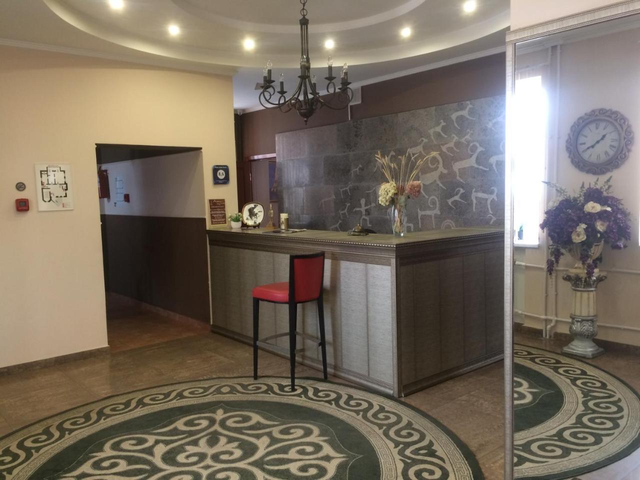 Altyn Adam Hotel Pavlodar Bagian luar foto